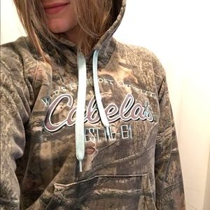 Cabelas Camouflage Sweatshirt